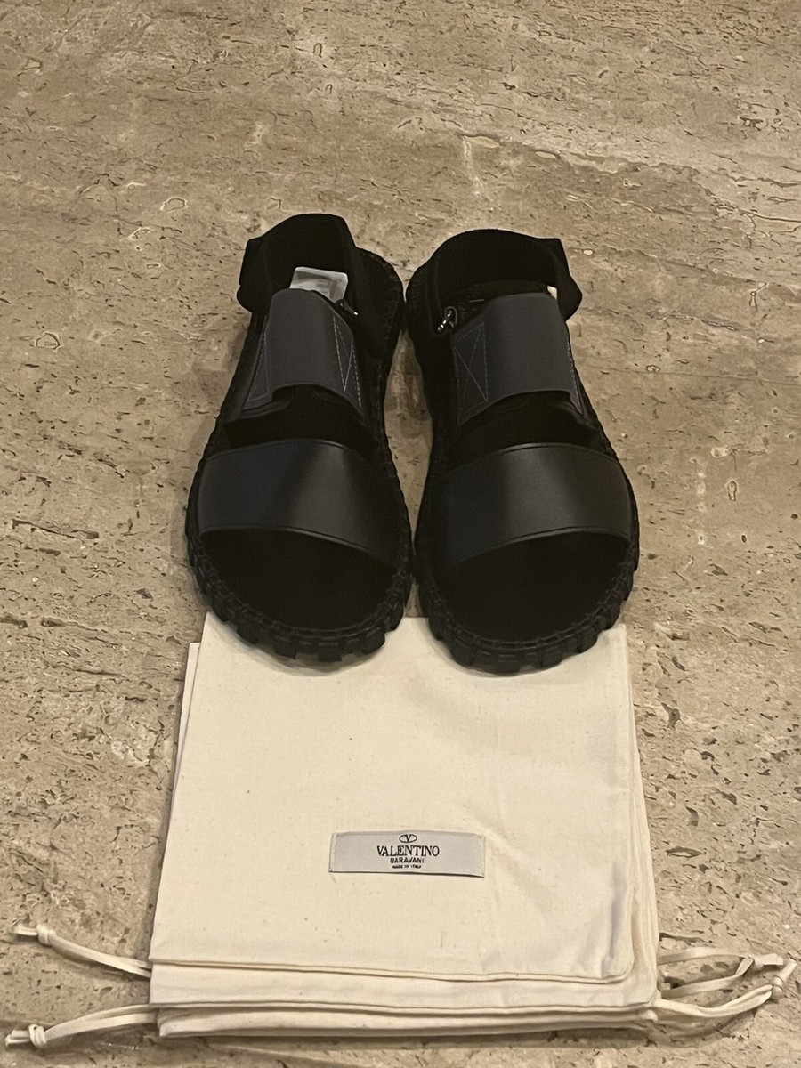 VALENTINO GARAVANI Men display picture 1