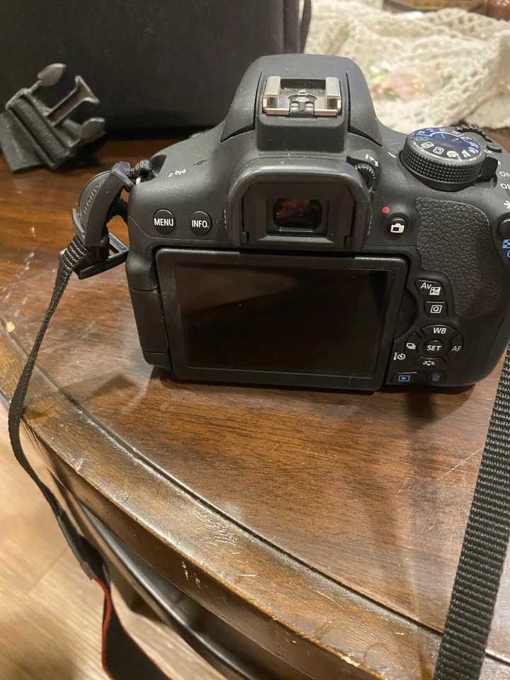 Canon EOS Rebel T6i 18-55mm WITH BAG - Image 2 of 3