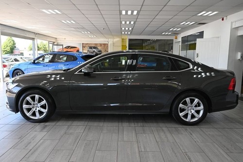 2018 68 VOLVO S90 2.0 D4 MOMENTUM SALOON 4DR DIESEL AUTO EURO 6 (S/S) (190 PS) D - Picture 4 of 24