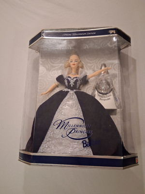 Special Millennium Edition MILLENNIUM PRINCESS Barbie Missing Top Plastic Closur