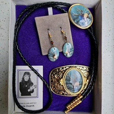Set Western-Style Handcrafted Elk Porcelain Jewelry Items