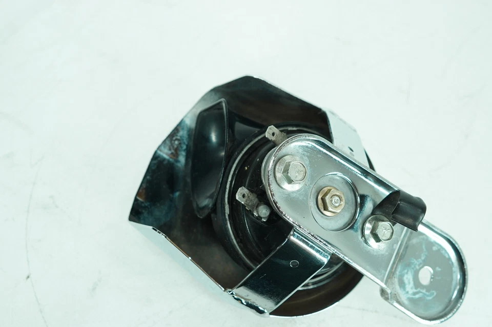2007 Harley Touring FLHT Electra Glide OEM Horn Signal Klaxon Chrome Cover - Image 2 of 4