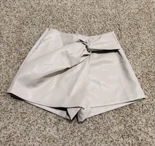 SHEIN Women’s Solid Twist Skort Shorts Size S