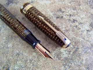 Vintage 1940's Parker Golden Pearl Vacumatic Fountain Pen. 14K F Nib. Restored
