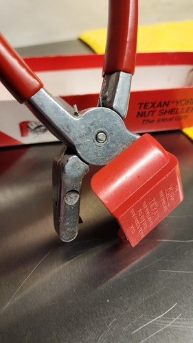 Vintage "The Texan" York Nut Sheller Nuts Crab Lobster San Angelo Texas, USA - Picture 6 of 7