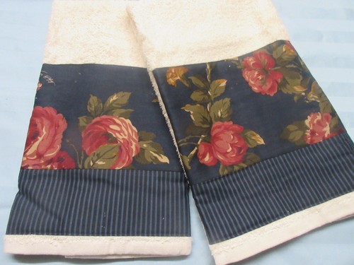 2 toallas de mano crema decoradas a medida con tela de satén Tommy Hilfiger MEADOWCROFT - Imagen 2 de 2
