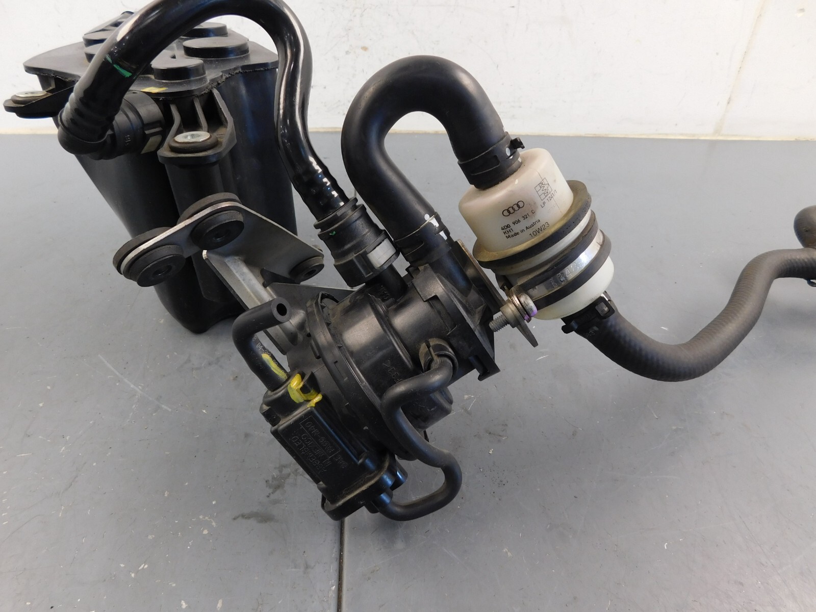 2011 Lamborghini Gallardo LP570-4 Superleggera Carbon Vapor Filter Pump #0350 Z3
