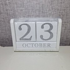 Building Block Calendar Decorative Wooden Perpetual Date / Month Keeper White