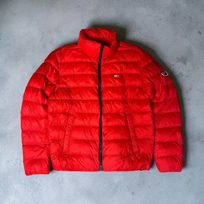 Tommy Jeans Herren Daunen Steppjacke rot M Stehkragen RV Logo gefüttert - Bild 1 von 4