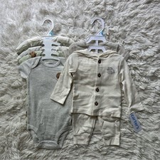 Carter's Outfit/Bodysuits Bundle New With Tags Size 6 Months
