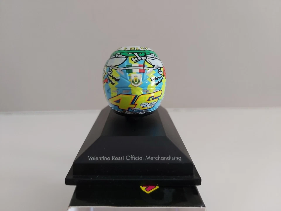 Casco Minichamps 1/8 - V. Rossi - 2010 Misano MotoGp - 398100056 - Imagen 4 de 4