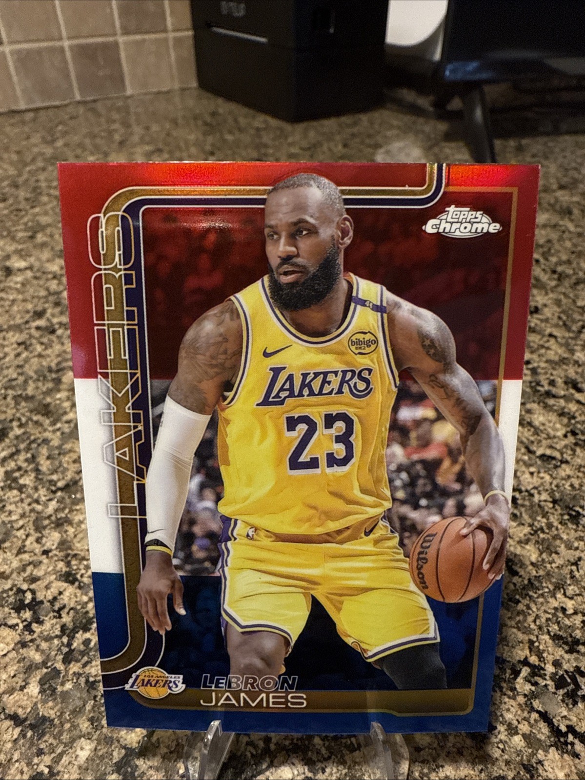 📈2025-26 Topps Chrome LeBron James #127 Red White Blue Refractor🔥