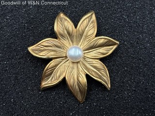 14K Yellow Gold Flower Brooch 5.32g