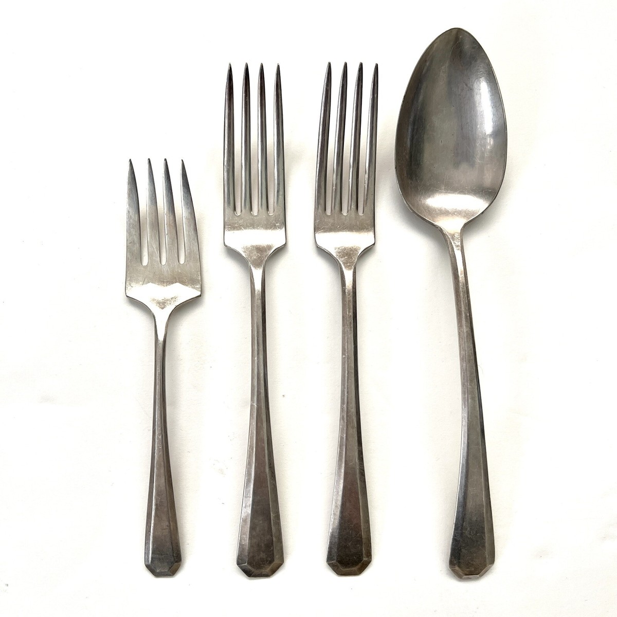 WM Rogers and Sons AA PAT AUG 21 17 Silverplated 3 forks 1
