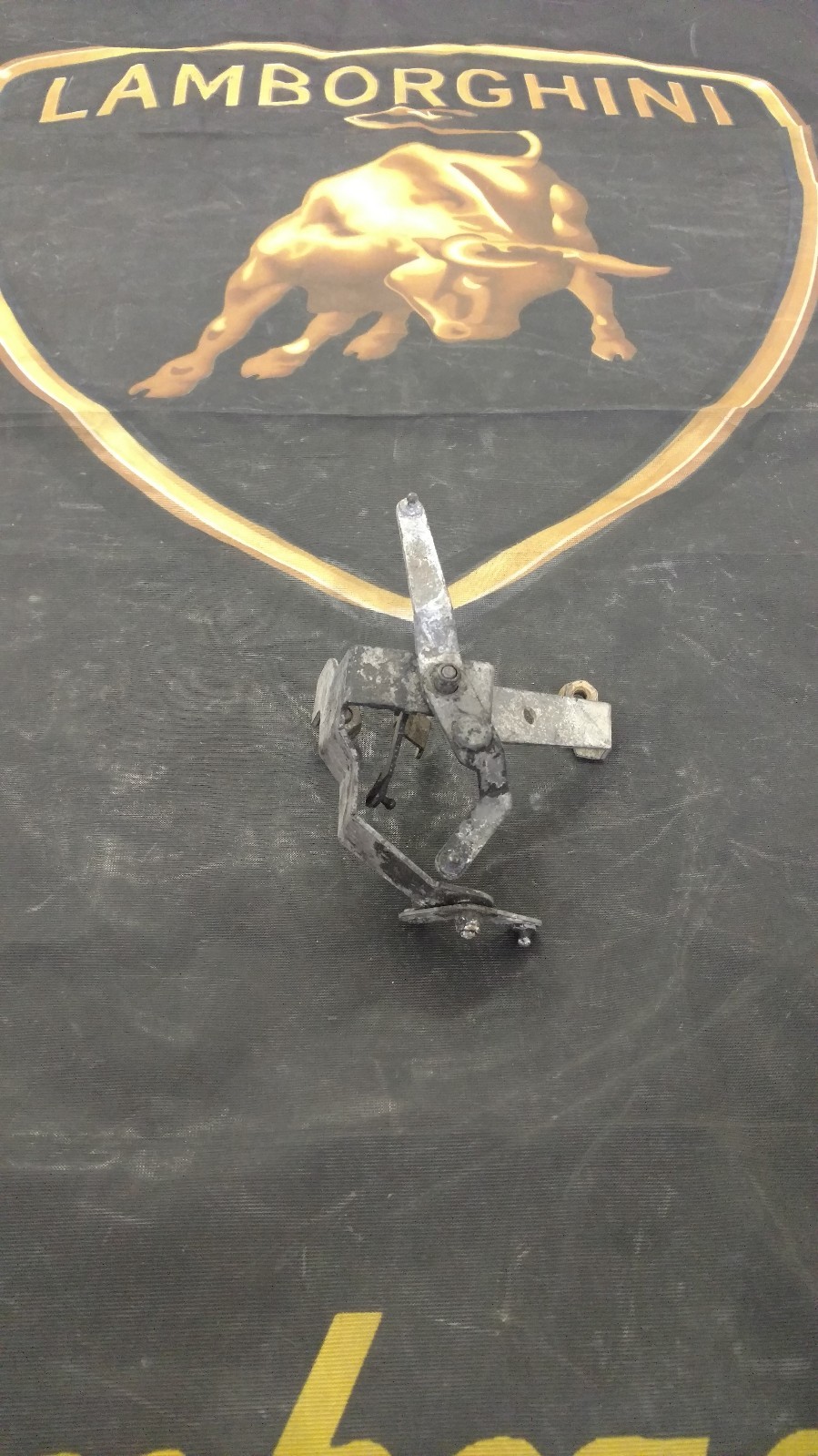LAMBORGHINI MURCIELAGO LP640 670 LEFT LOCK LEVER SUPPORTING BRACKET 410837161