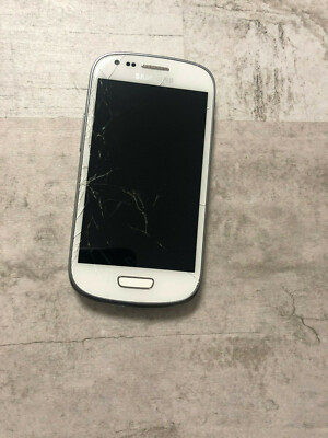 Samsung  Galaxy S III mini GT-I8190 - 8GB - Marble White Smartphone Glas Defekt