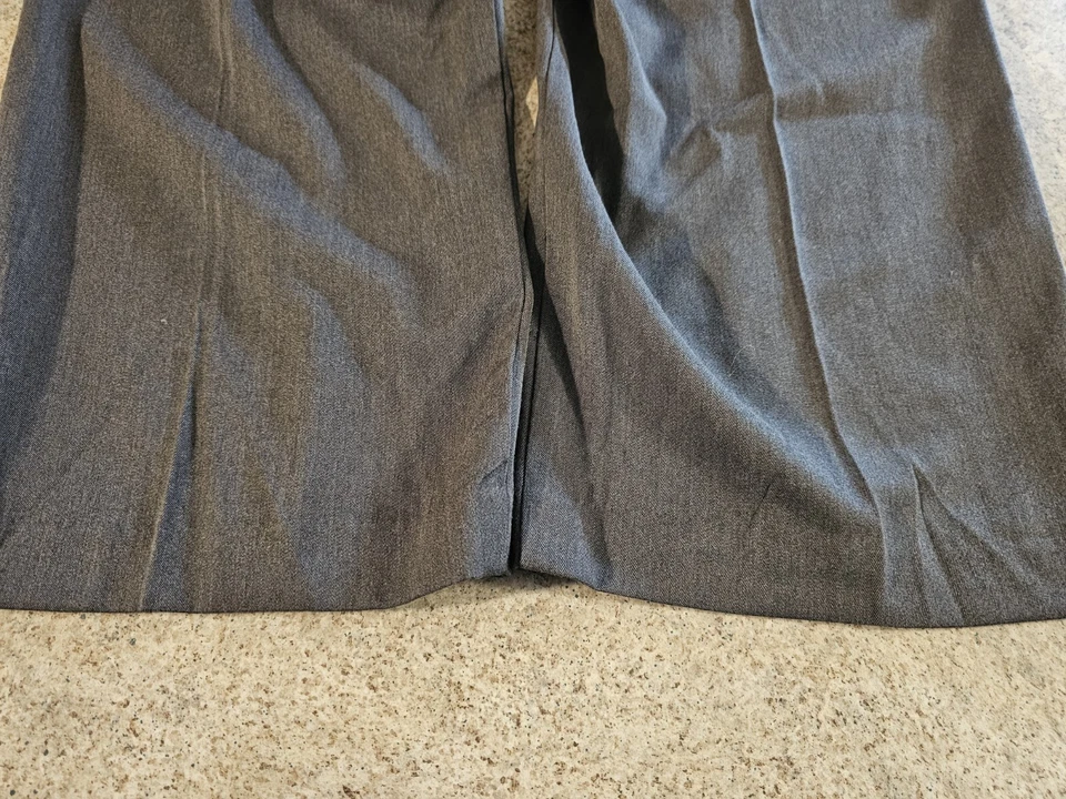 Pantalones de vestir Covington gris oscuro para hombre talla 38x29 Foto 3 de 4