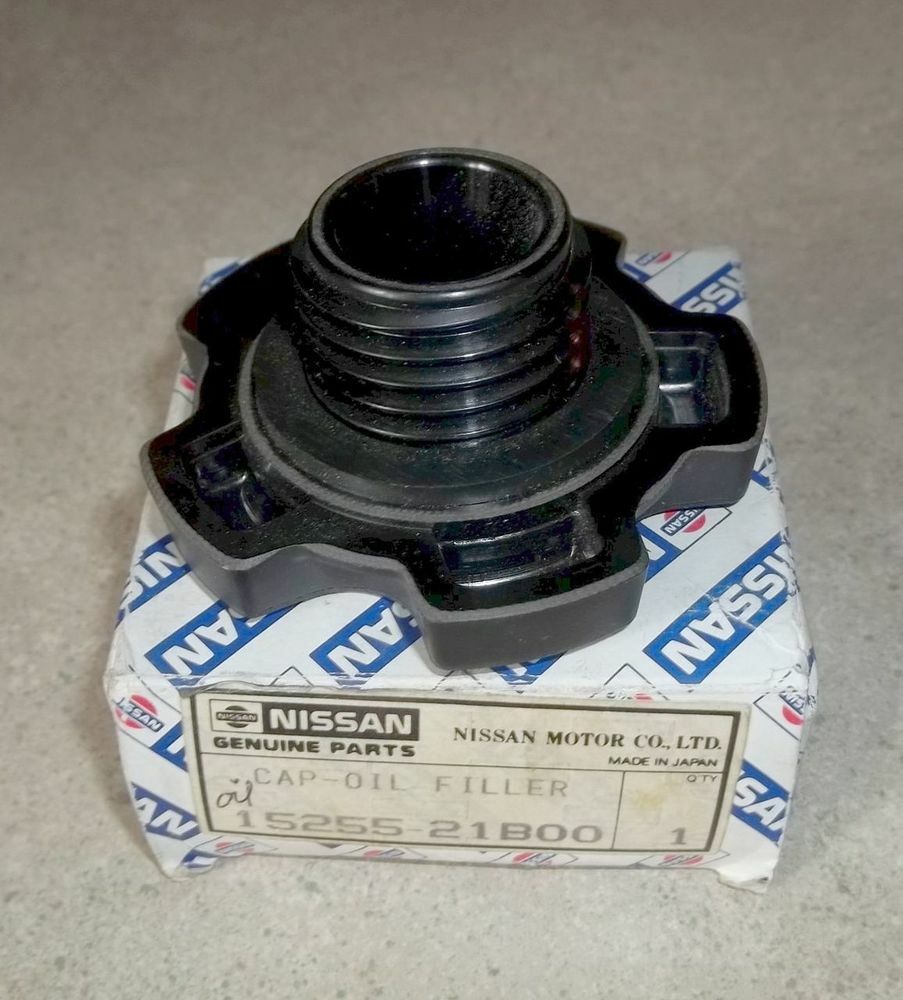 1525521B00 Nissan Cap assy-oil filler 1525521B00, New Genuine OEM