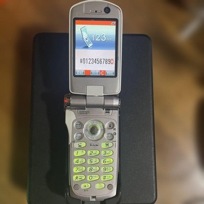 Docomo Foma P900Iv Panasonic Final Fantasy Vii Cloud Phone silver