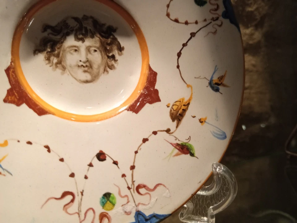 Antico Piattino ceramica Achille Lodovico Farina Faenza 1881 Firmato con Stella  - Immagine 4 di 4