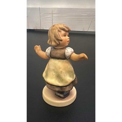 2006 M.I.  Hummel Club Goebel Germany Spring Waltz Figurine 3.75 Tall 