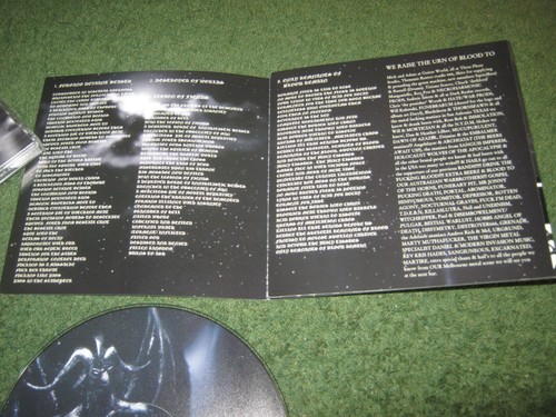 Friedhof Urne - Urne aus Blut (CD) - Bild 4 von 18