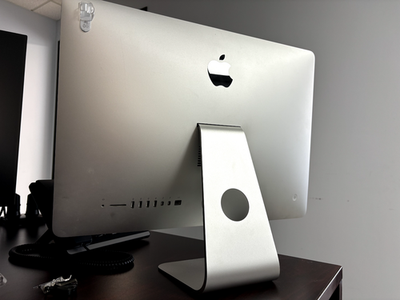 Late 2012 Apple iMac 21.5