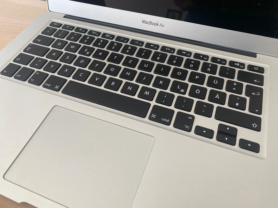 Apple MacBook Air 13” (2017) – Top Zustand - Bild 2 von 4