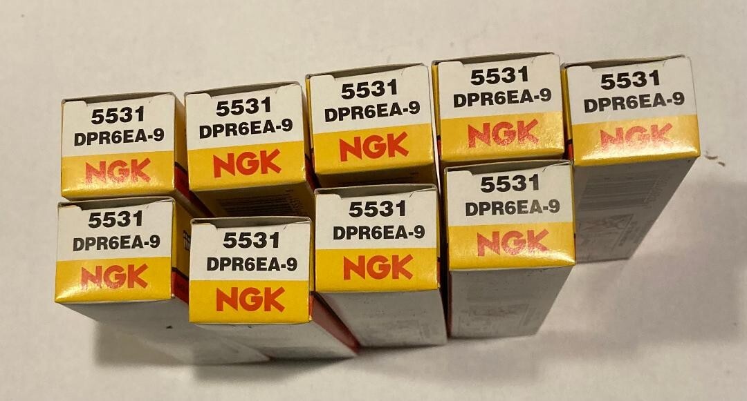 9 pieces New NGK Spark Plug-Standard DPR6EA-9