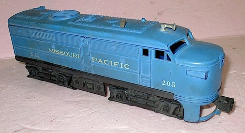 Lionel Postwar 205 Missouri Pacific Powered Diesel Locomotive TESTED & GOOD - Picture 2 of 5