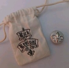NEW ROCK REVIVAL SCREW ON SILVER W/WHITE ACCENT REPLACEMENT BUTTON  POUCH
