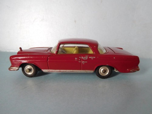 Vintage Corgi Toys No 230 Mercedes Benz 220 SE Coupe (244) - Picture 3 of 8
