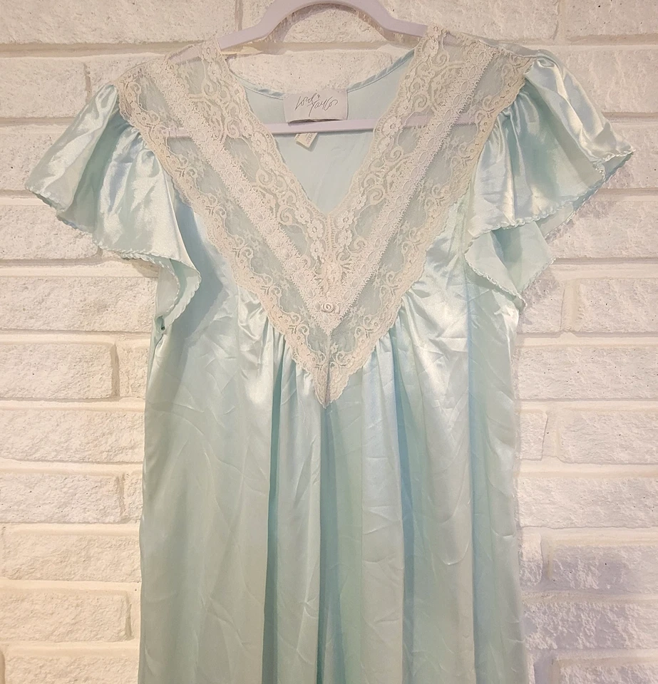 Camisón verde brillante Lord & Taylor para mujer talla S encaje y acento floral vintage Foto 3 de 4