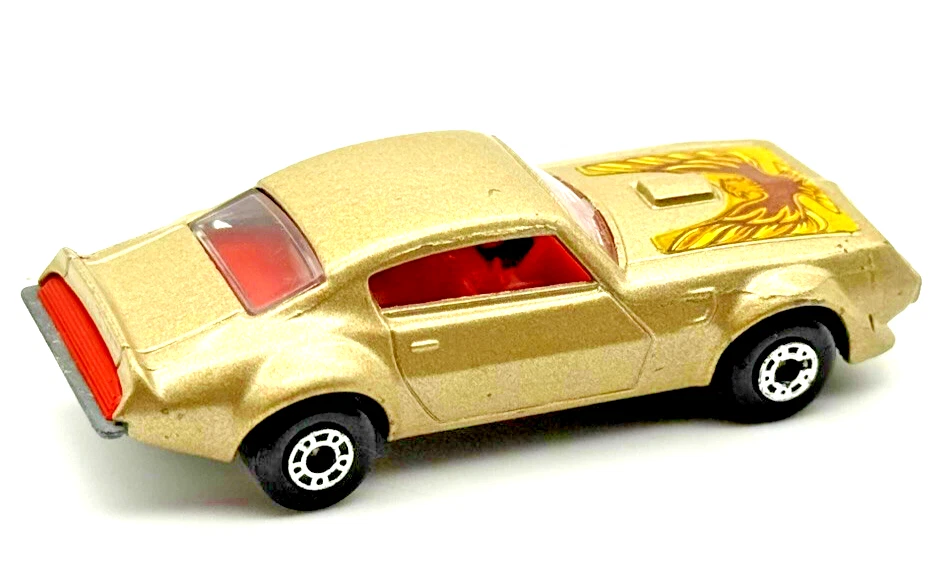 Matchbox Lesney Superfast MB16 gold Pontiac Firebird Mint in PVC Display - Image 2 of 4
