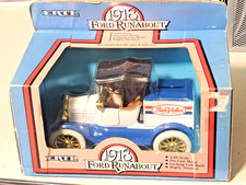 ERTL 1918 FORD RUNABOUT TRUE VALUE - 1:25 Scale Diecast Coin Bank - MIB
