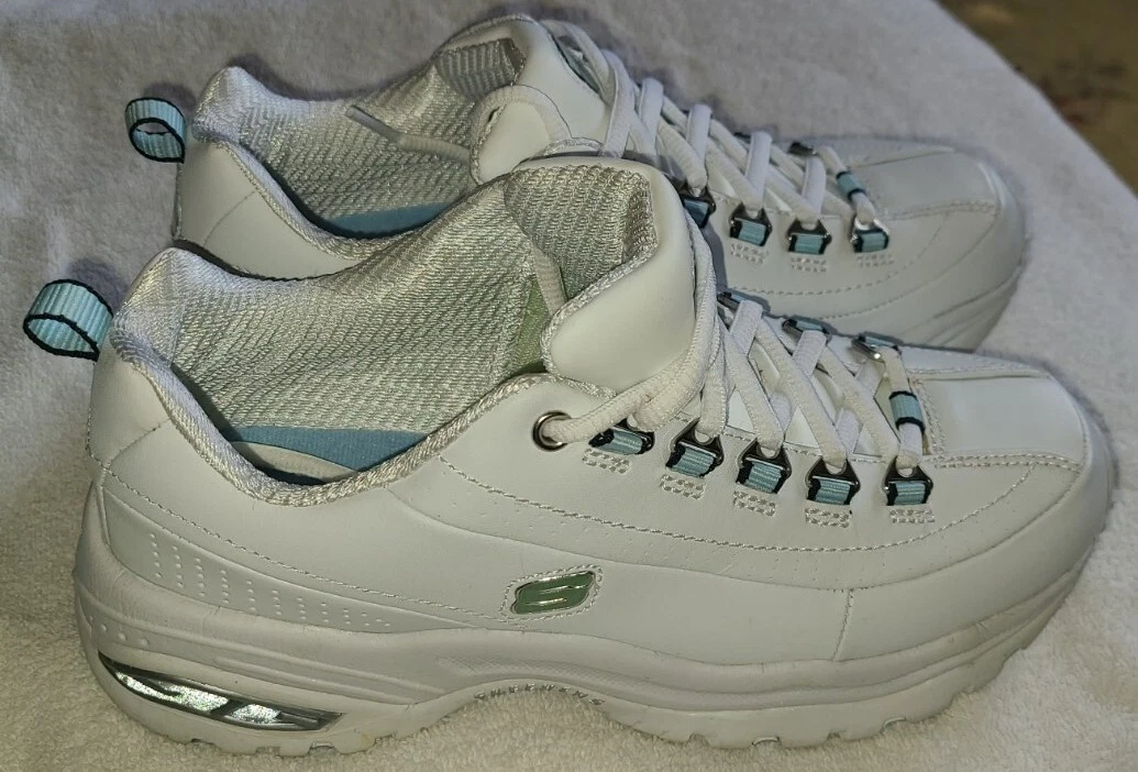 Ladies white 2025 skechers size 6
