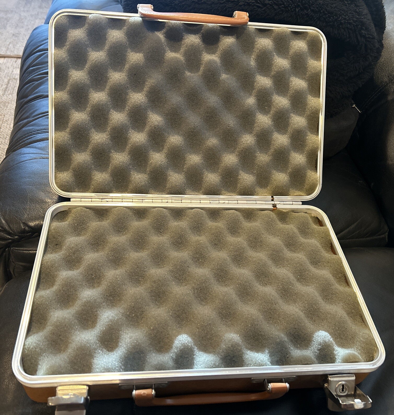 DOSKOCIL Gun Guard 14"x9" Handgun Pistol Hard Case w/ Alligator Texture