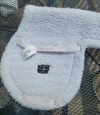 Toklat Medallion Super Quilt White Show Pad - EUC