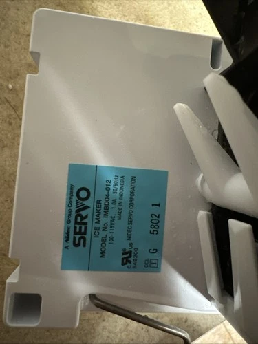 Subzero Ice Maker Model No IMBD04-012