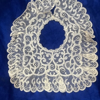 Antique Hand Made Lace Knotted Crochet Off White Girl Collar  A 