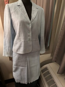 O by Oscar de La Renta Women's Light Blue Skirt Suit