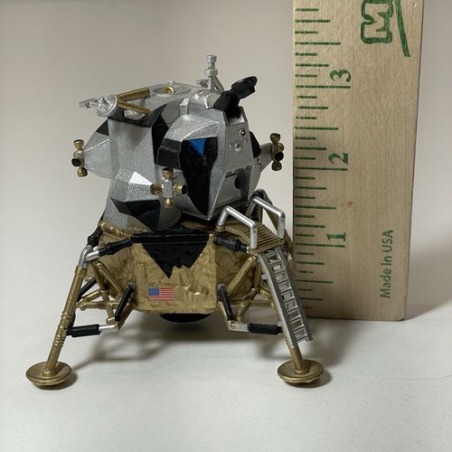 Hallmark Keepsake Ornament Apollo Lunar Module Journeys Into Space 1960-1972 - Picture 9 of 9
