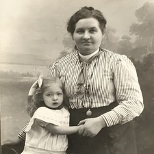 Antique Victorian Trimmed CDV Mother w/ Young Daughter Child Albumen Photograph