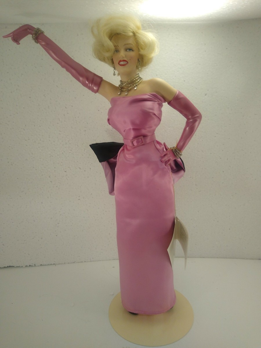 marilyn monroe doll pink dress Franklin Mint Heirloom Dolls Marilyn Monroe In Pink Dress With Stand And  Box