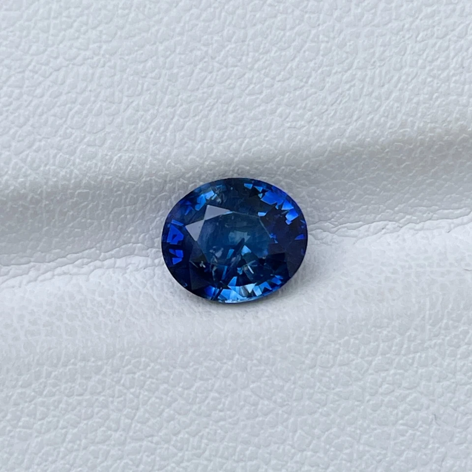 Natural Blue Sapphire 2.09 Cts Oval Cut Ceylon Loose Gemstone Jewelry Gift - Image 2 of 4