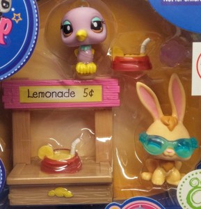 littlest pet shop lemonade stand