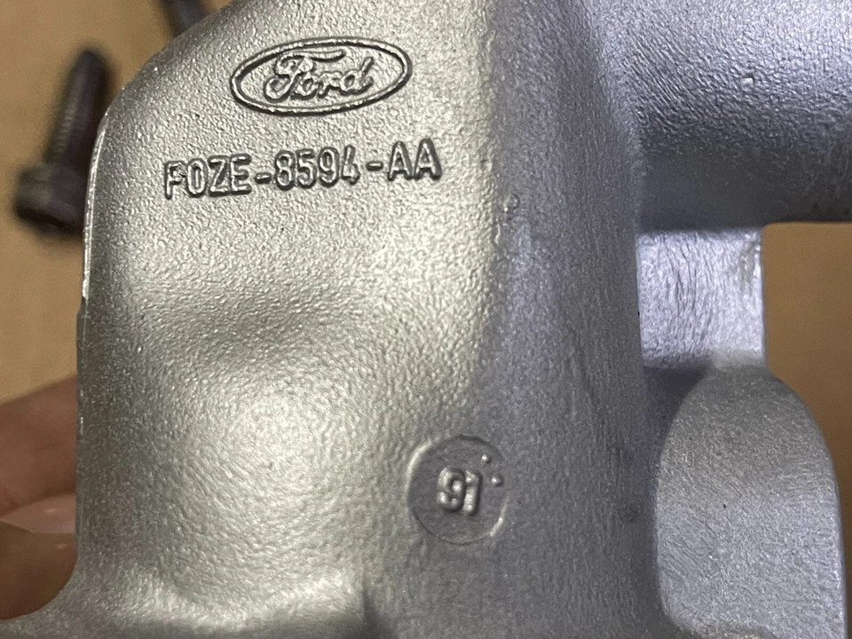 Carcasa termostato colector de admisión 87-93 Ford Mustang fábrica OEM GT40 302 351w Foto 3 de 4