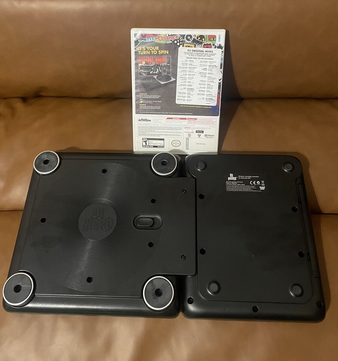 Nintendo WII - DJ Hero Turntable Controller Kit w/ Game Nintendo WII - DJ Hero Turntable Controller Kit w/ Game