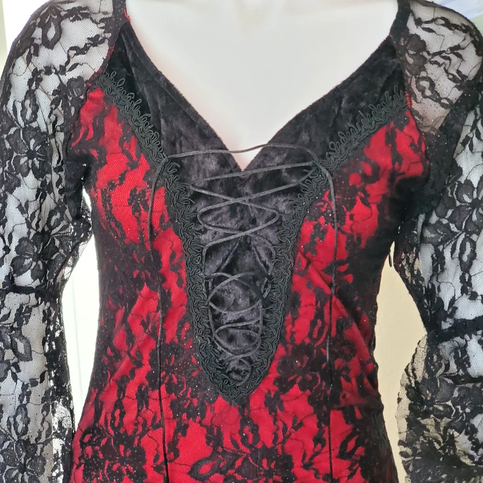 Diamond Fun World Vampiress Halloween party costume small lace vampire 124164 - Image 4 of 4