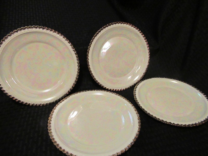 PEARL CHINA CO. Vintage 1960's 22KT Iridescent Plates - Lot of 4